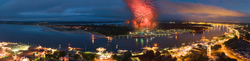 Blick vom Strandhotel Maritim auf die Travemuender Woche mit Feuerwerk ueber der Passat